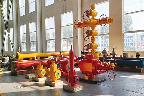 平板閥、升高短（duǎn）節、采（cǎi）氣井口裝（zhuāng）置